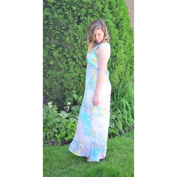 Floral Maxi Dress in Pastel Colors - Picture 1 of 7